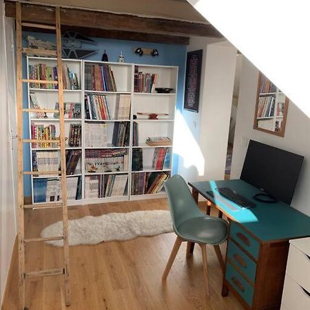 Charmant Studio A Proximite De La Gare Rer A Chatou Extérieur photo